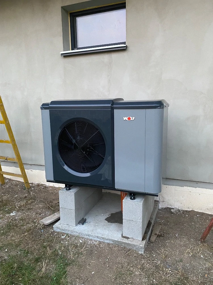 Prémiové tepelné čerpadlo Wolf CHA-Monoblock 7kW/400V a AM modulem s vnějším snímačem